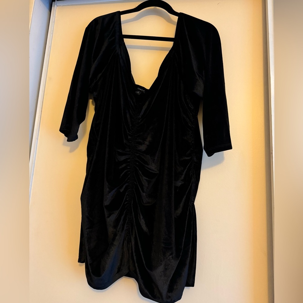 NWOT Torrid Black elbow length shirt. Size 5